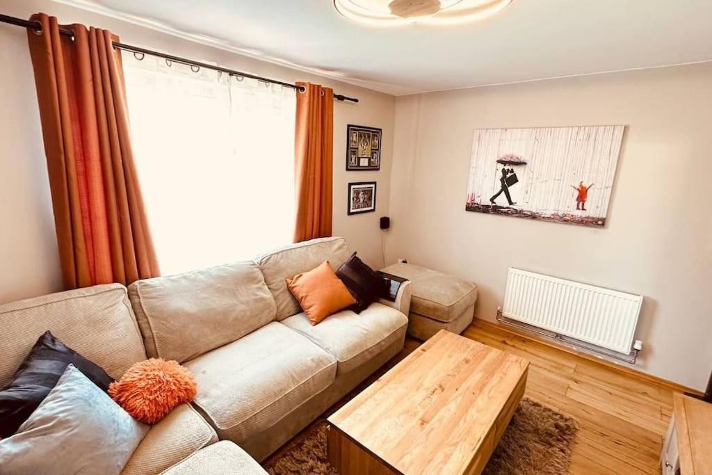 Stunning 3 Bed House Sleeps6 Villa Nottingham Exteriör bild