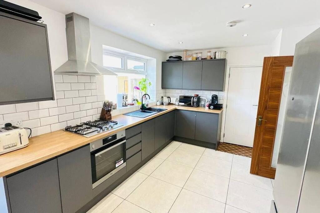 Stunning 3 Bed House Sleeps6 Villa Nottingham Exteriör bild