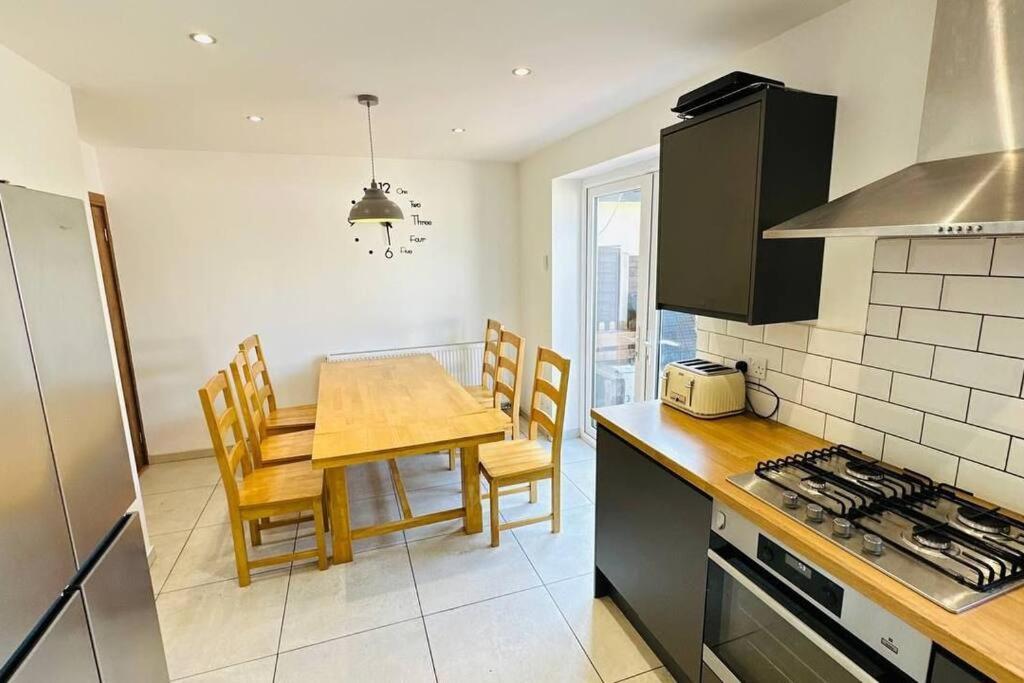 Stunning 3 Bed House Sleeps6 Villa Nottingham Exteriör bild